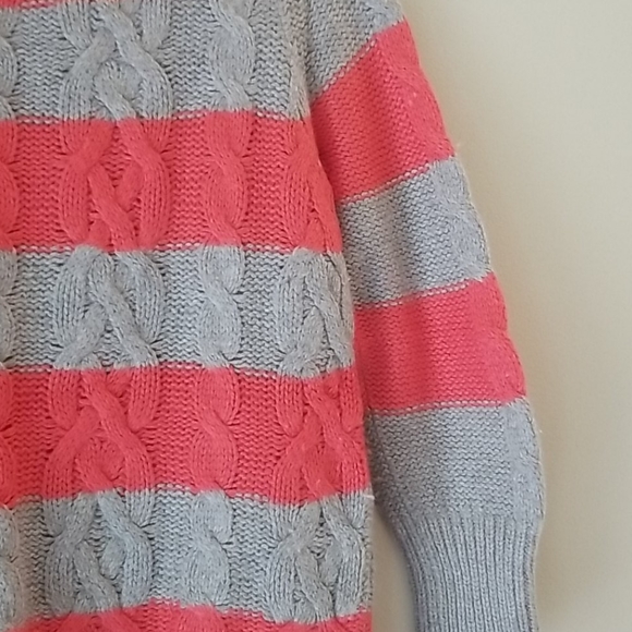 Sweater - Picture 3 of 7